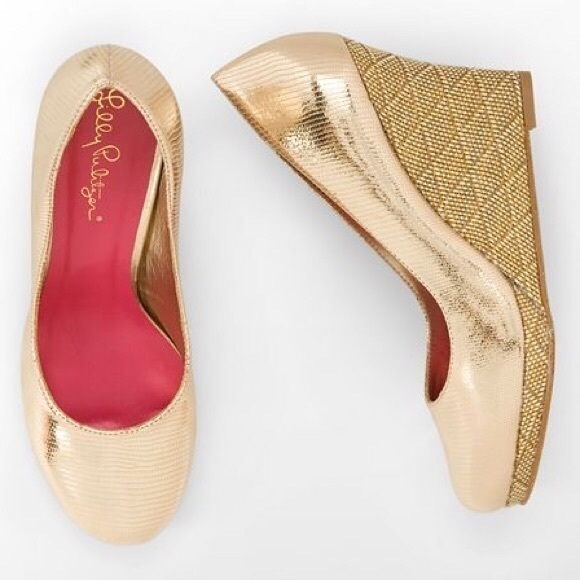 Lilly Pulitzer Shoes - Lilly Pulitzer resort gold wedges size 7